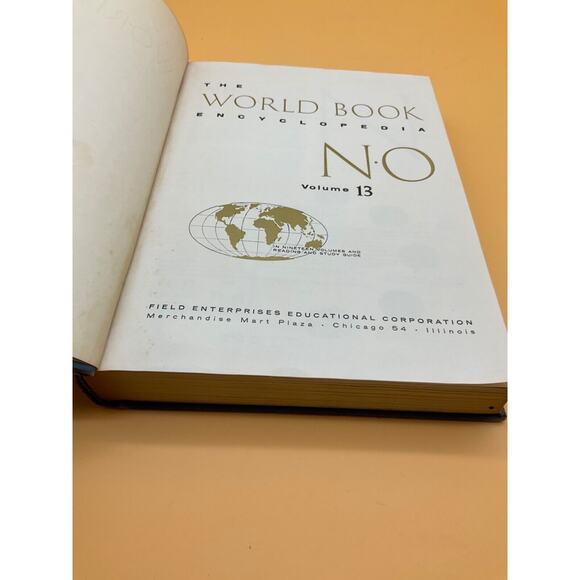 1961 World Book Encyclopedia Volume 13 "N-O", Vintage Collectible - Picture 3 of 5